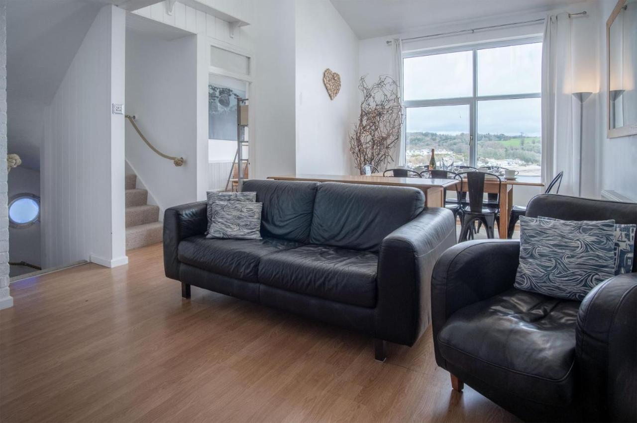 Captains Walk - 4 Bedroom Apartment - Saundersfoot Exterior photo